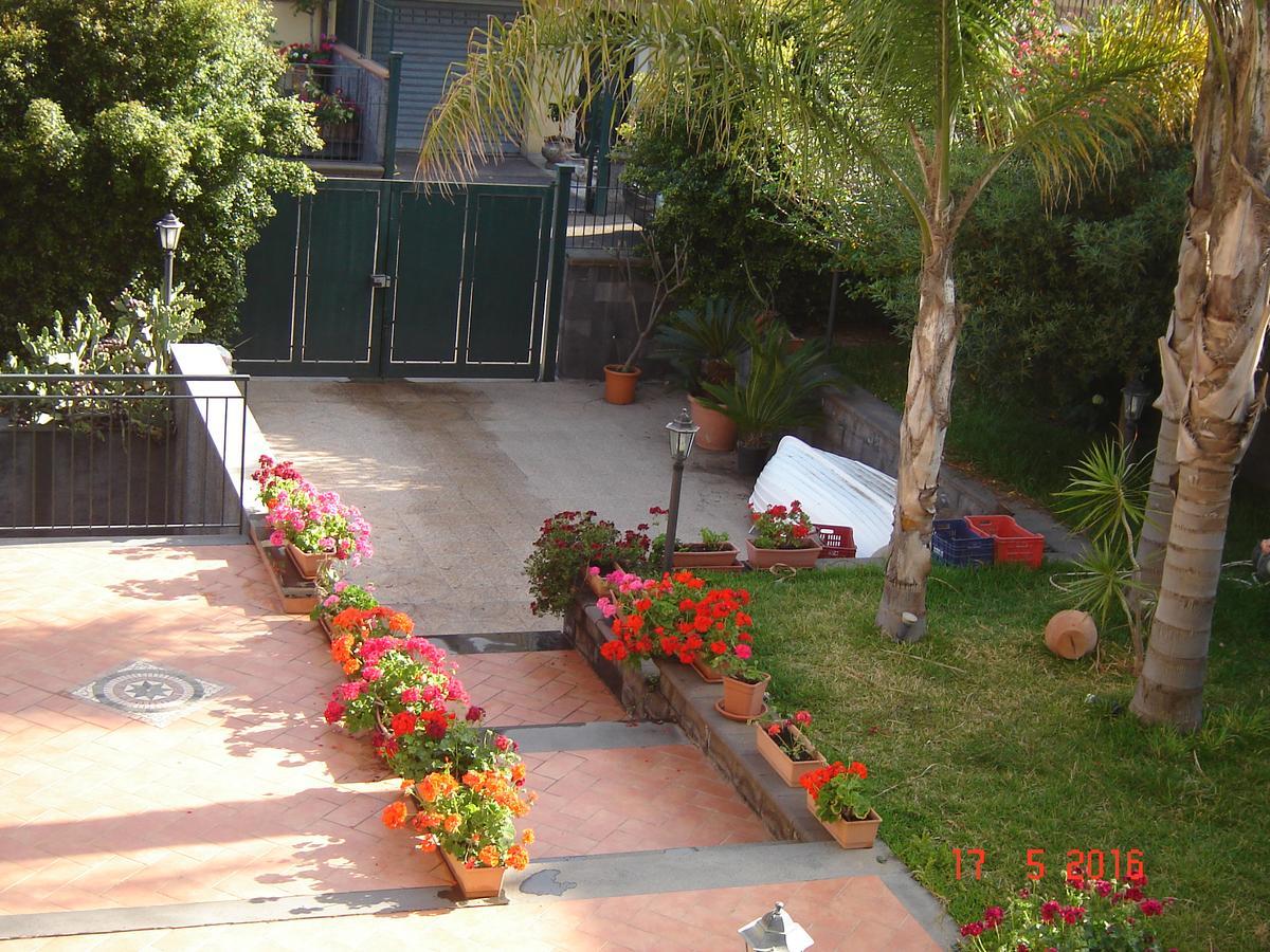 B&B Villa San Leonardo Mascali Exterior foto